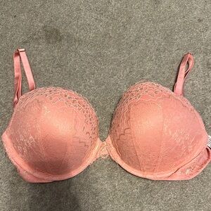 Victoria’s Secret Elegant Pink Lace Bra